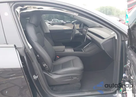 2026 Tesla Model Y Long Range Dual Motor All-Wheel Drive/Long Range Launch Series из США, поврежденный, VIN 7SAYGDEE8TA405717